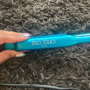 Bed Head 1/2” flat irons